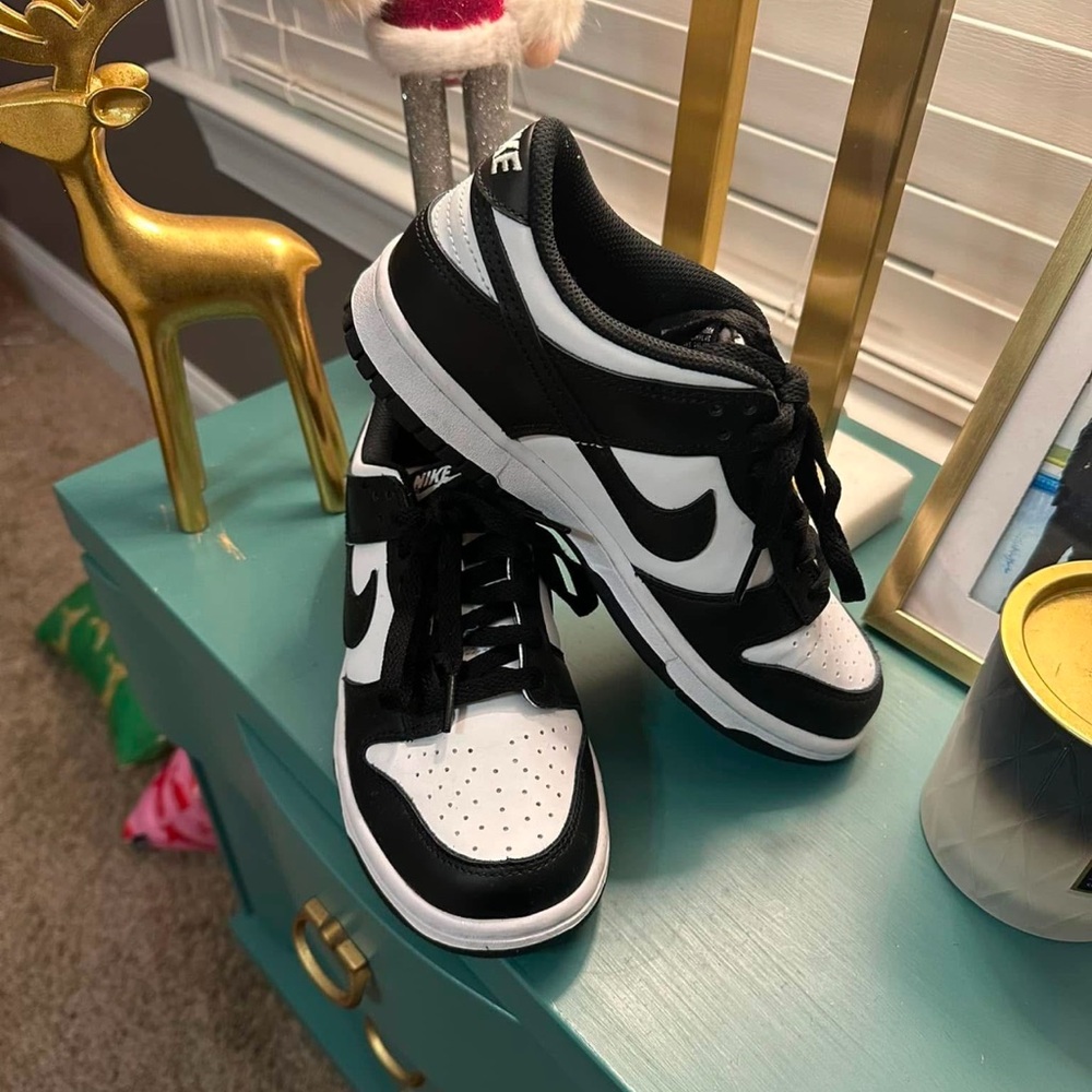 Black and white Nike dunks! Just don’t wear anymore